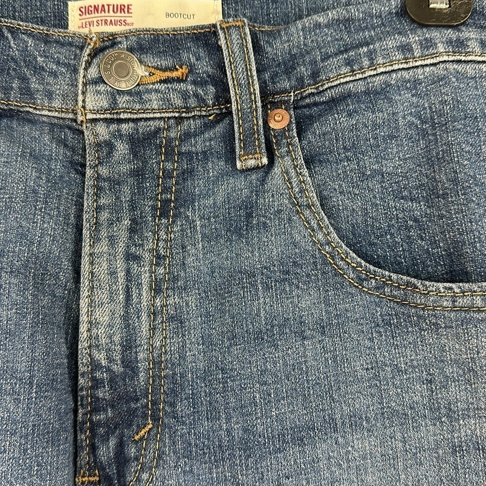 Levi’s Signature Waterless Boot Cut Jeans, 31x30 - Picture 4 of 8